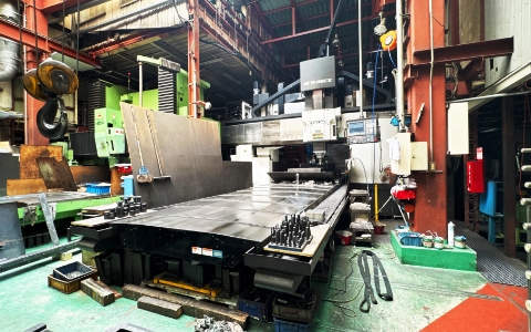 5面加工門型マシニングセンター